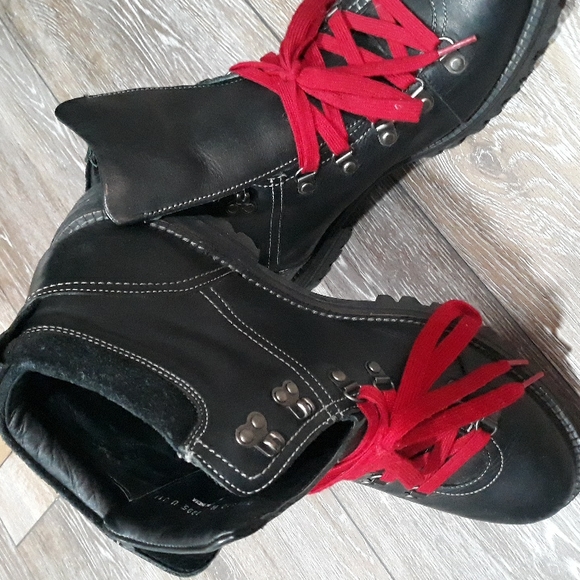 Cole Haan black leather red lace boots. Size 10 - Picture 10 of 11
